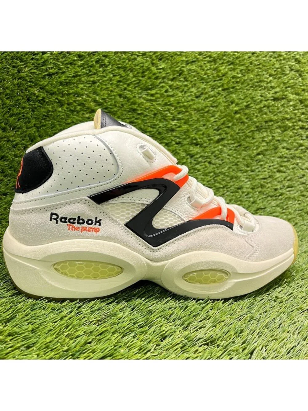Reebok Question Pump Universe Mens Size 10 Ivory Black Basketball Shoes Sneakers